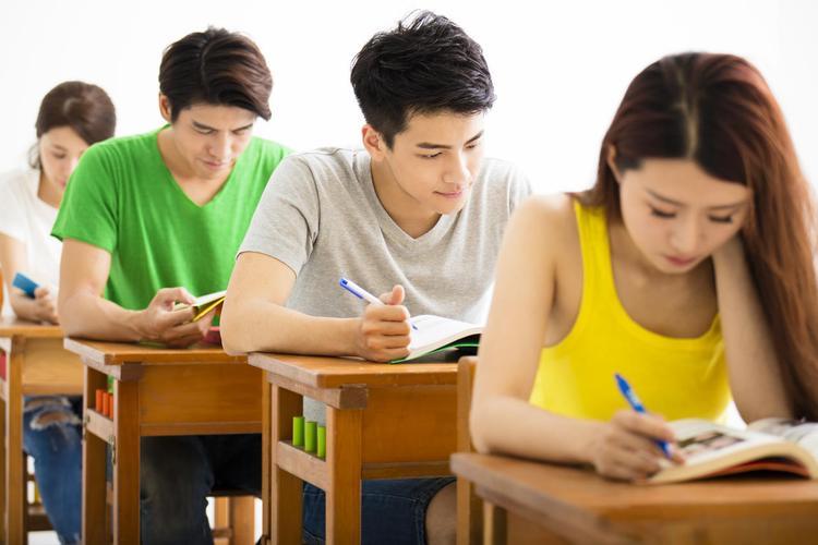 国家级艺术设计类期刊《鞋类工艺与设计》，知网/万方/维普收录