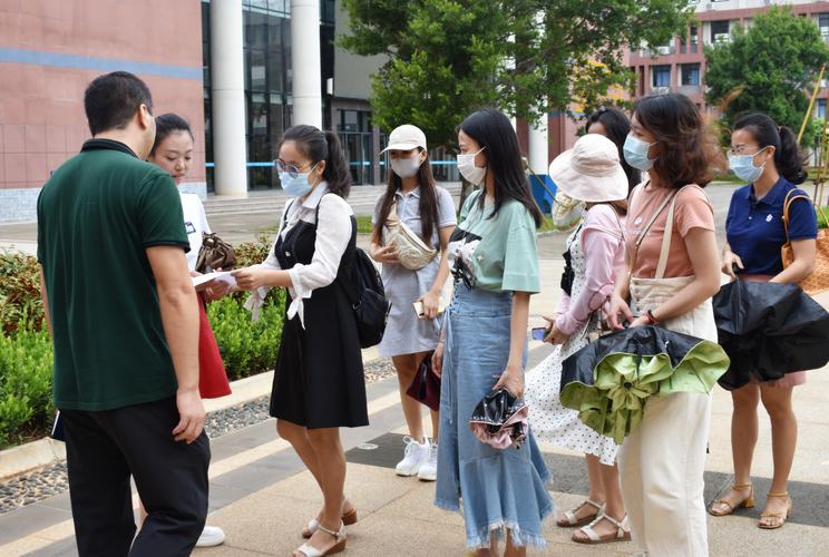 论文期刊投稿收费如何算？详细解读，让你一目了然