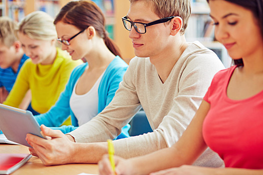 智能电网装备创新《现代电力》期刊杂志：论文发表投稿指南与评价