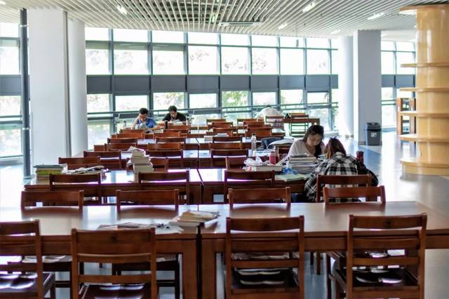 本科生自主投稿期刊杂志：发表论文难易度、流程及好处剖析