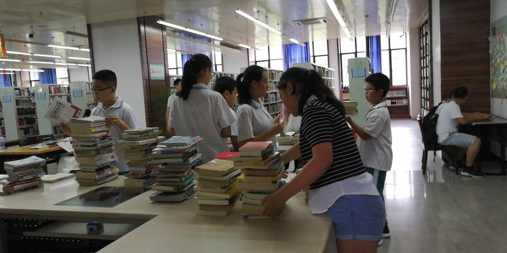 创新企业管理模式研究：基于新时代背景的毕业论文综述