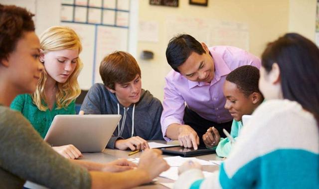 大学生发表论文费用揭秘：是否需要支付与期刊杂志投稿选择策略