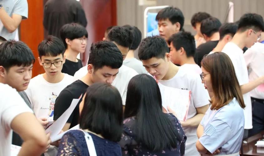 速战速决：期刊杂志投稿发表论文的高效攻略与简历彰显技巧