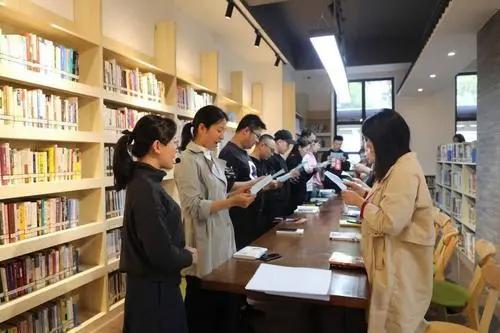 语言思想文化经济地理消费《大武汉》期刊：投稿发表论文栏目要求