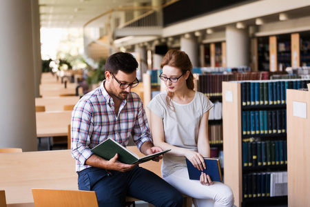 藏品交流艺术市场投资《东方收藏》期刊：投稿发表论文栏目及要求