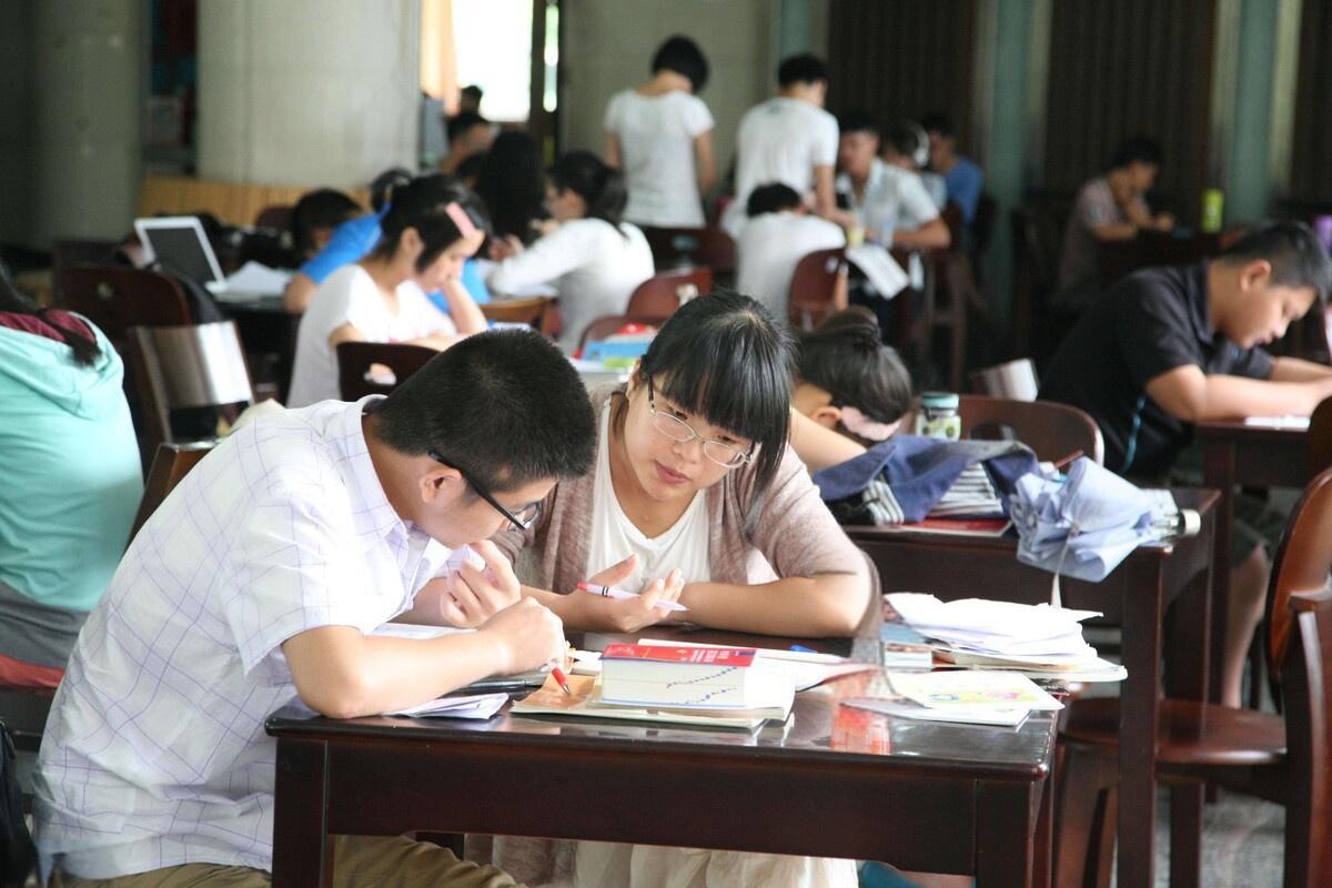 临床实验临证护理保健《长春中医学院学报》期刊：投稿发表论文