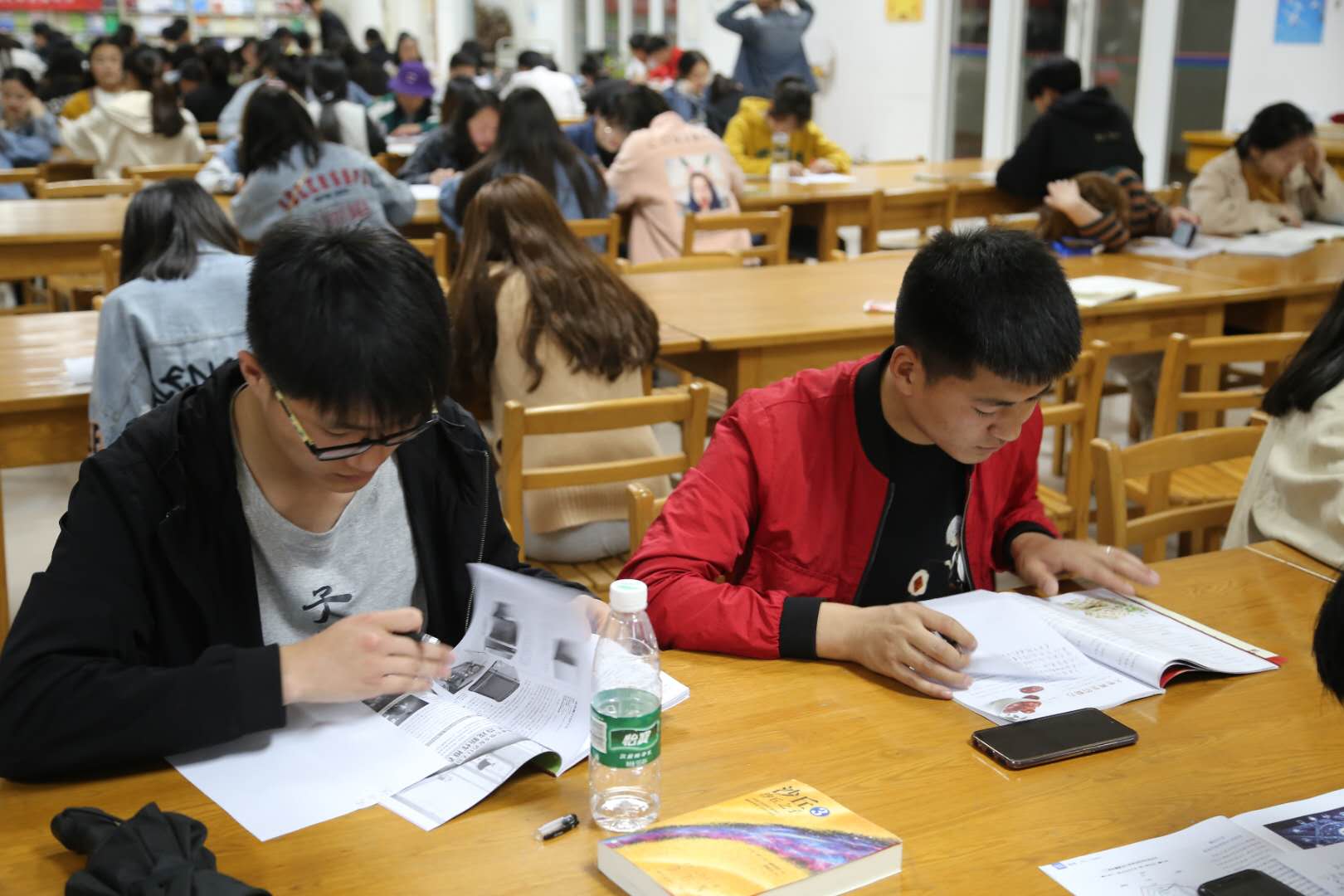 经济管理研究学术论文发表指南：期刊杂志投稿、审稿流程经济师与职称评定