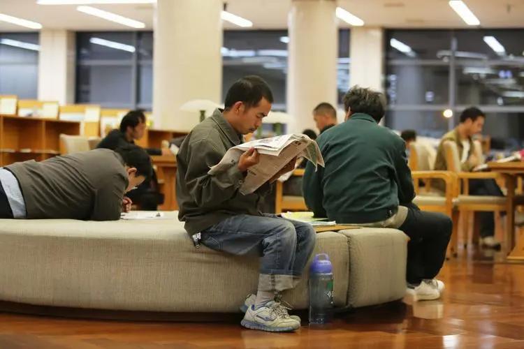 发表学术论文投稿攻略：图书管理专业期刊杂志精选 费用与容易过稿吗？