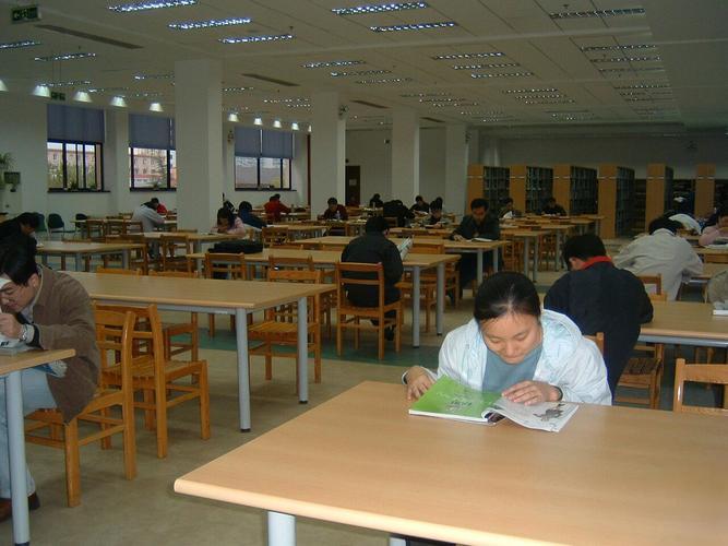 英语老师评职称学术期刊杂志论文发表投稿指南：知网万方收录与投稿费用解析