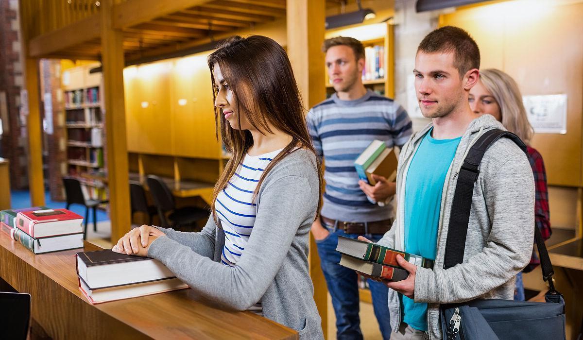 艺术教师职称晋升秘籍：钢琴、舞蹈、声乐学术论文发表投稿与教材图书挂名主编、副主编出书著作出版指南