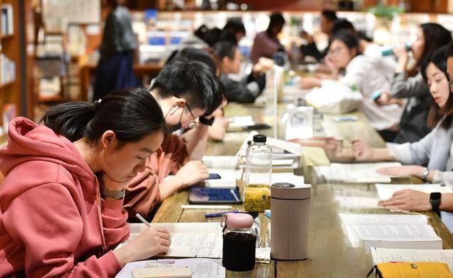 评职称评优评先论文发表投稿攻略：美术研究绘画专业学术cn期刊杂志征稿推荐信息