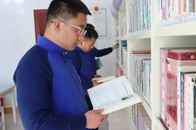 军事院校教师职称评定新篇章：学术著作专著署名出书快速通道