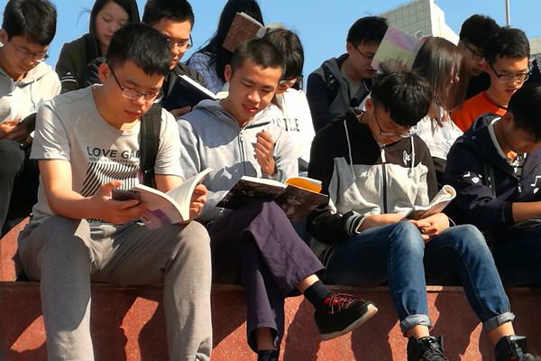 省级校长高教党建思想政治学生发展课程改革教学教材德育素质教育《卫生职业教育》期刊杂志：论文发表征投稿