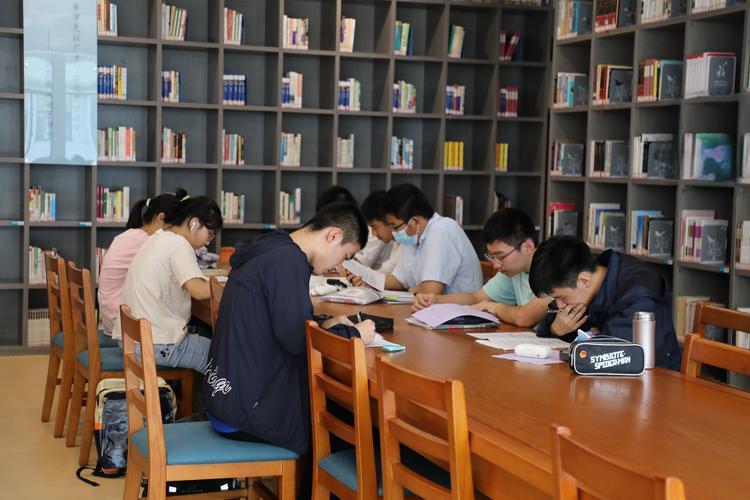 期刊论文发表周期揭秘：从投稿到见刊需要多久？